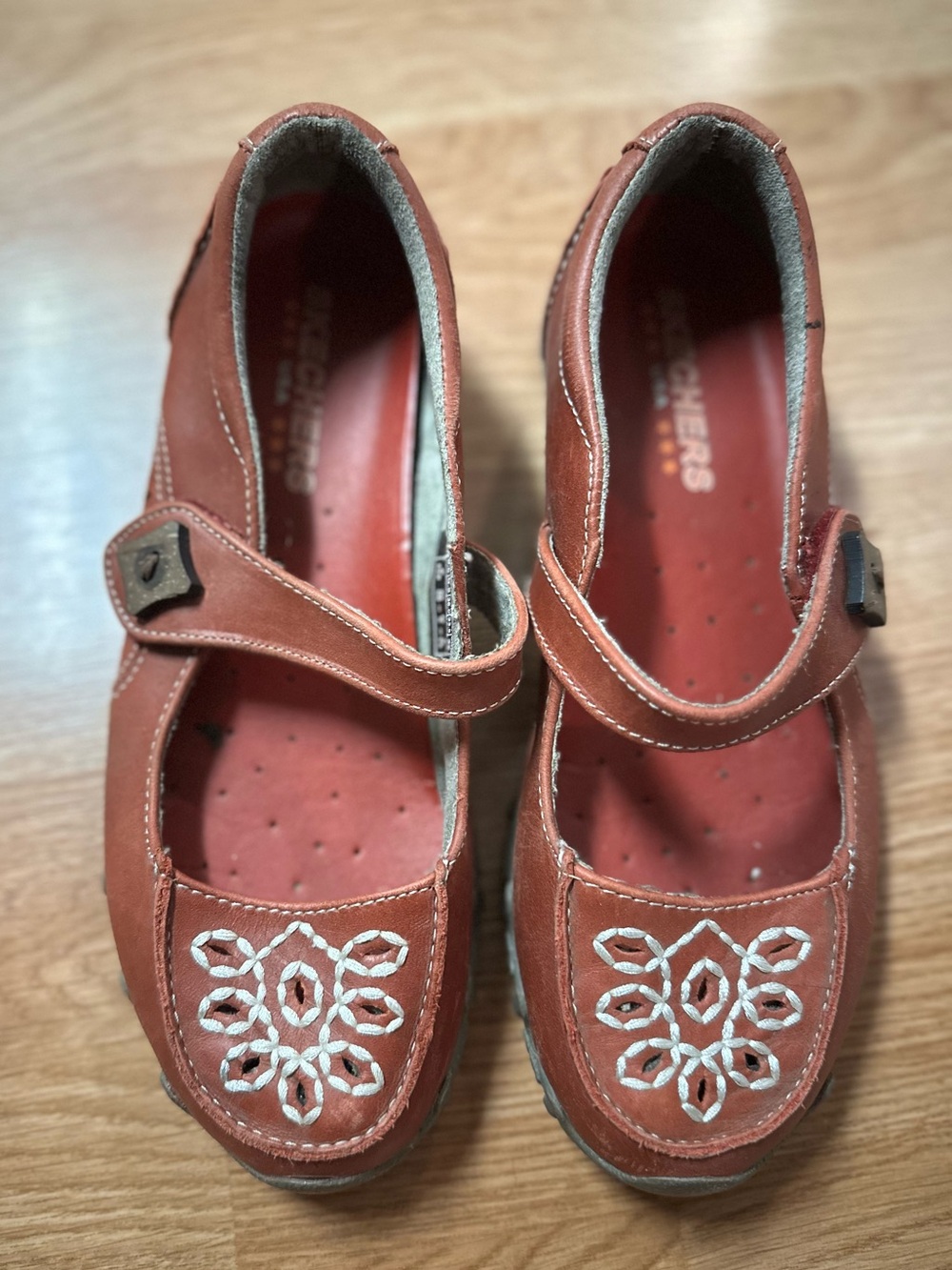 Vintage Y2K Skechers Mary Jane Shoes in Rust with White Embroidery